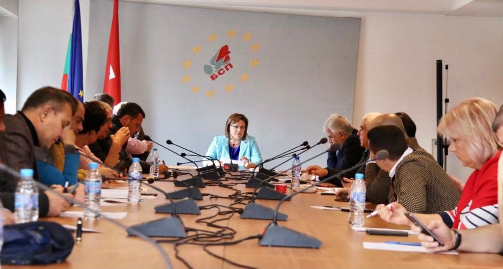 Лидерът в оставка на БСП Корнелия Нинова ще е председател