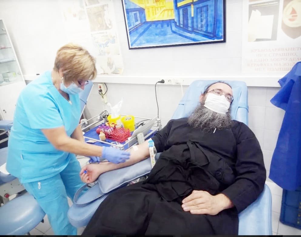 Свещенослужители от Софийска митрополия се включиха в инициативата на Военномедицинска