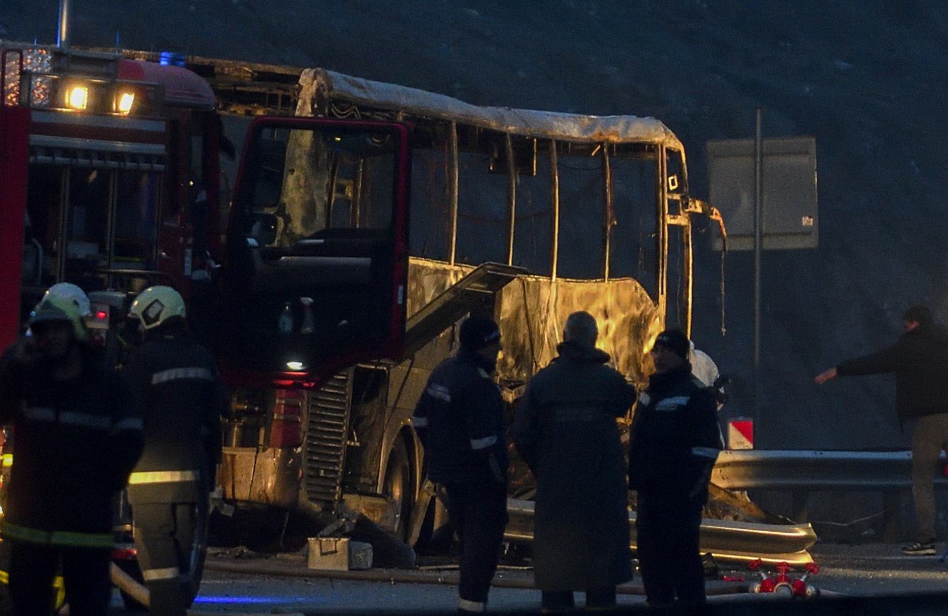 Катастрофиралият на магистрала Струма автобус на туроператора Беса Транс – Скопие