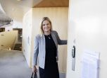 Първата жена премиер на Швеция подаде оставка часове след избирането