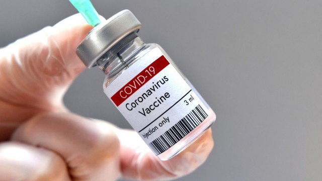 Висшата здравна администрация във Франция препоръча днес ваксинация срещу COVID на