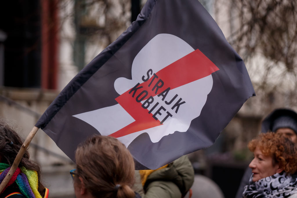 Жени излязоха отново на протест в Полша заради плановете на