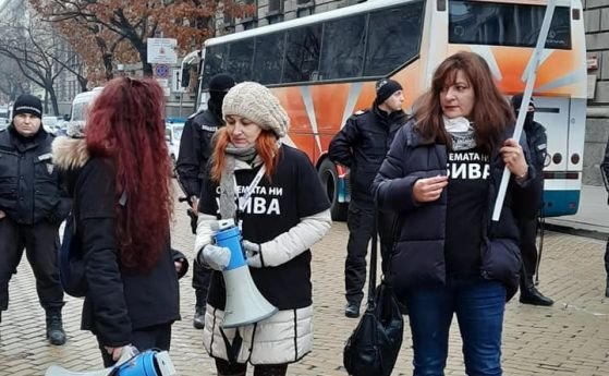 Инициативата Системата ни убива подновява палатковия си лагер в Триъгълника