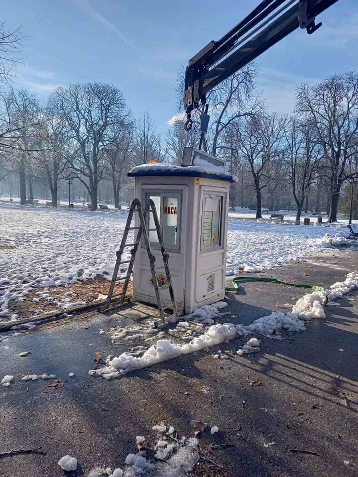 След дълга бюрократична сага и акция в две части тази