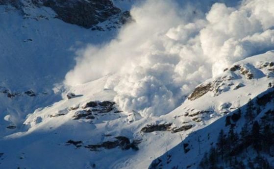 Четирима души са загинали след затрупване от лавина в австрийските