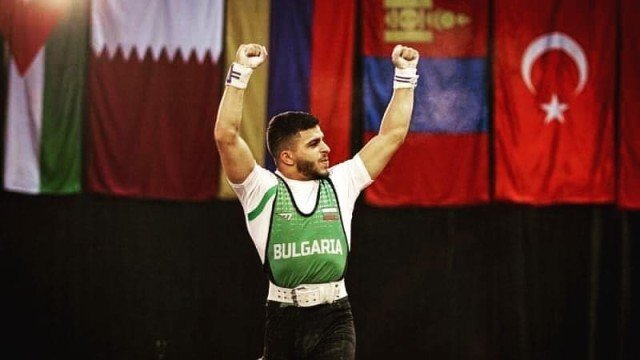 Ангел Русев 55 кг е световен шампион в щангите Той