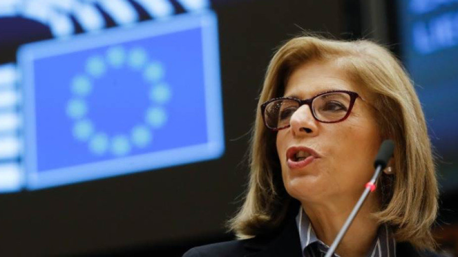 В шест държави от ЕС ваксинираните срещу COVID 19 са под 55