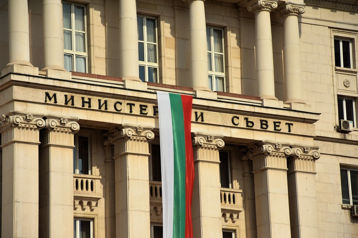 Служебното правителство предприе действия за освобождаване на представителя на България