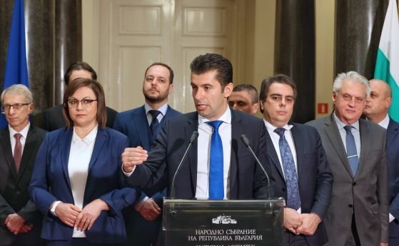 Дълъг дебат и поредица от процедурни хватки предшестваха избора на Кирил