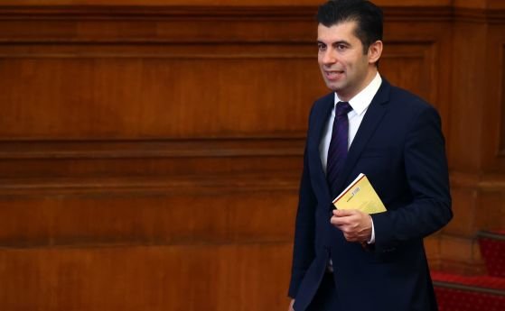Премиерът Кирил Петков са освободени трима заместник-министри - двама от