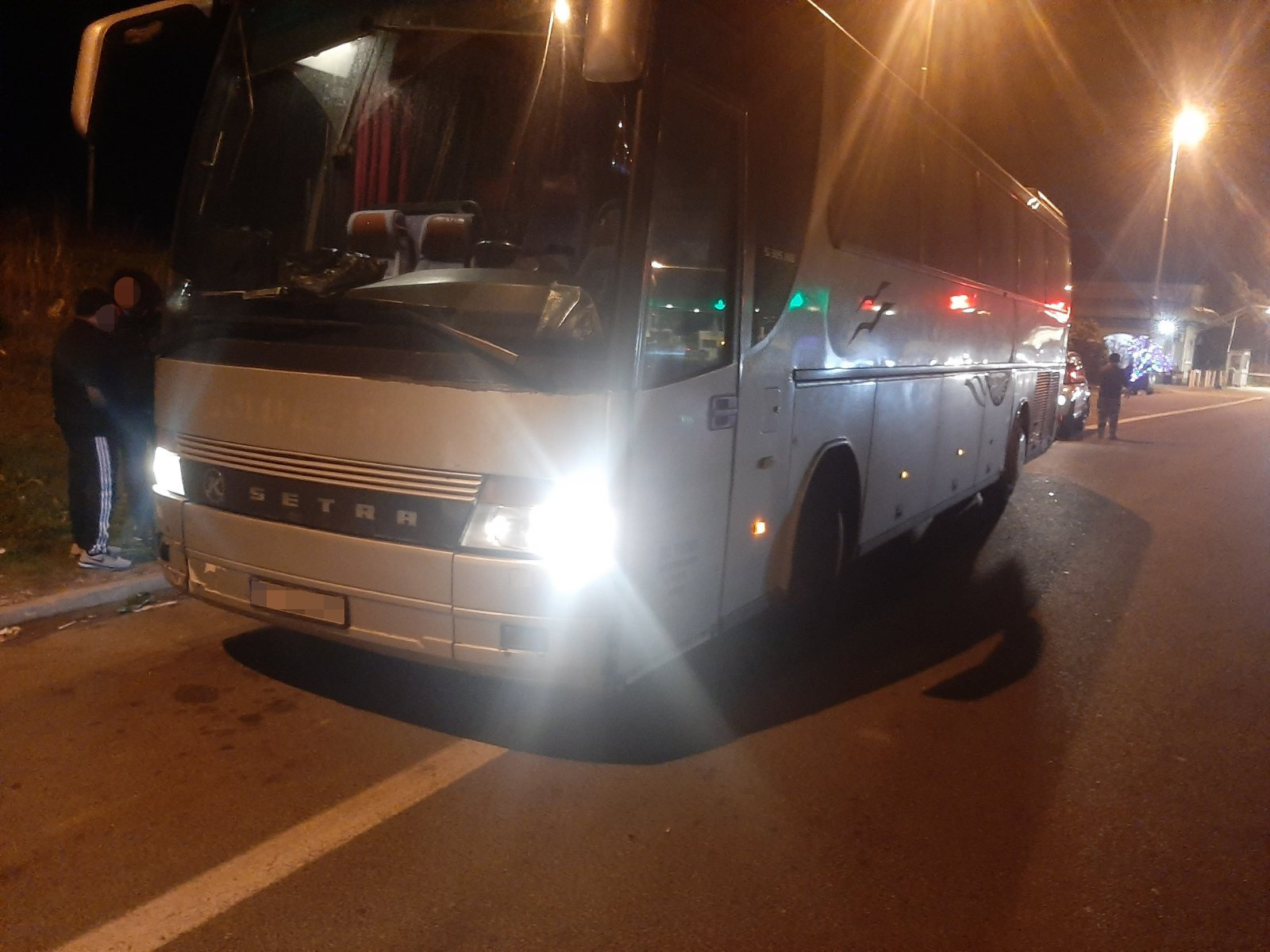 Македонското МВР спря автобус потеглил в неделя следобед от Скопие за