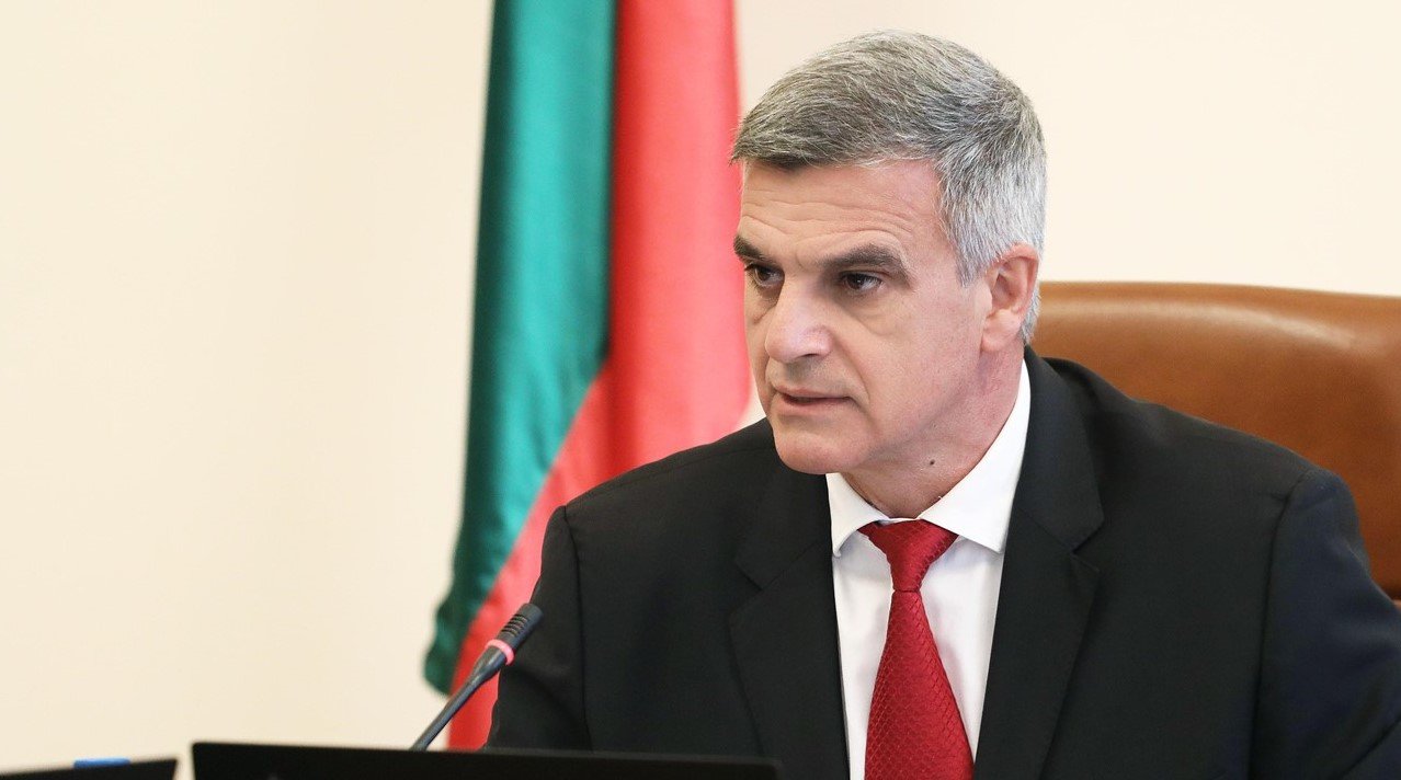 Министърът на отбраната и бивш служебен премиер Стефан Янев е против