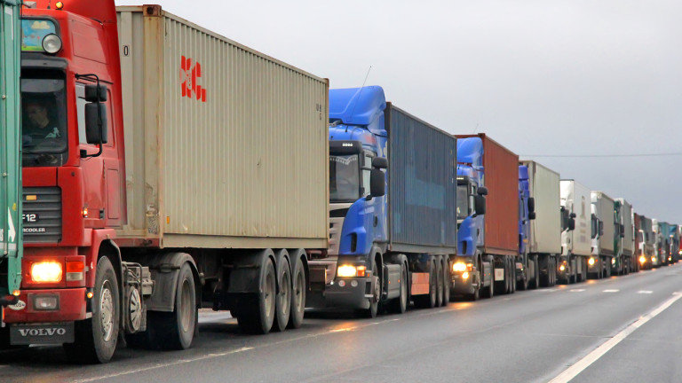 Тол таксите за товарни камиони в България ще бъдат повишени.
