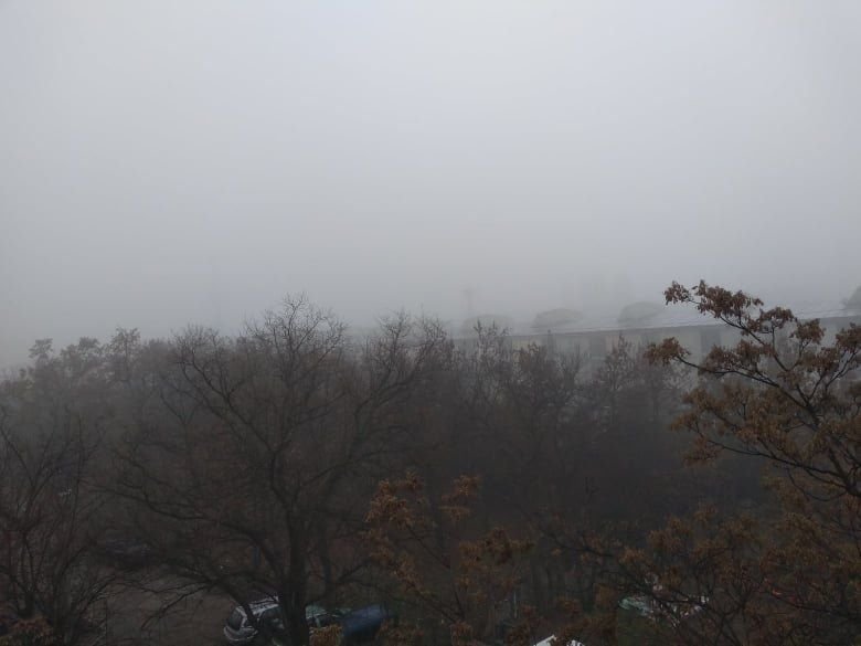 Въздухът в София тази сутрин е с превишено съдържание на