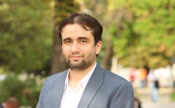 Министърът на електронното управление Божидар Божанов предупреди че от негово