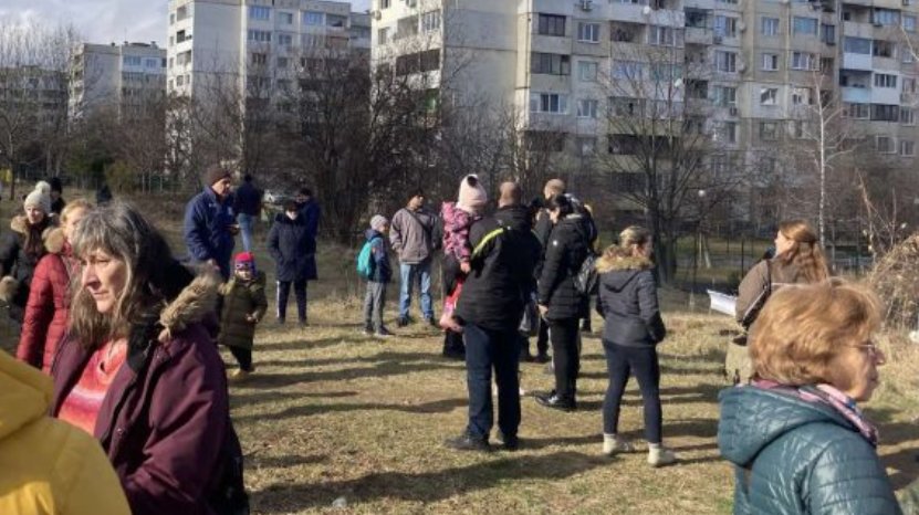 Жители на столичния квартал Овча купел излязоха на протест срещу