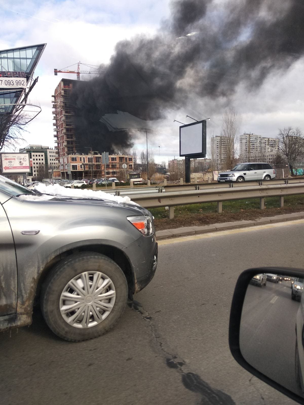 Пожар край Цариградско шосе в София предизвика силно задимяване предаде