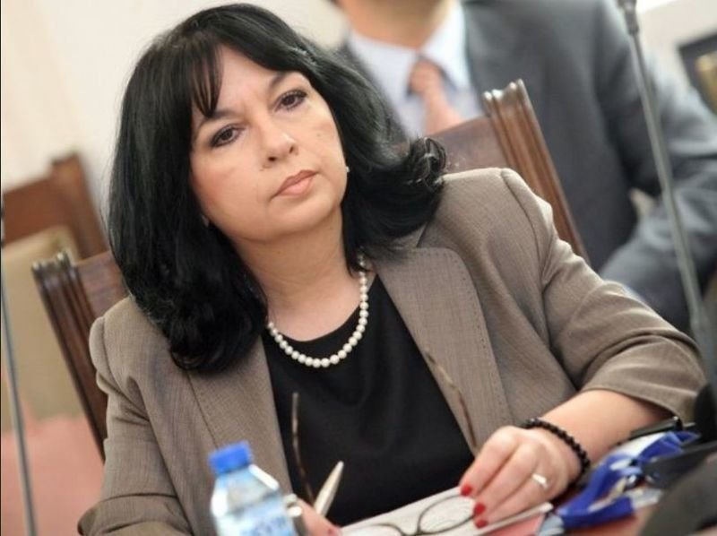 Бившият министър на енергетиката Теменужка Петкова е в болница с