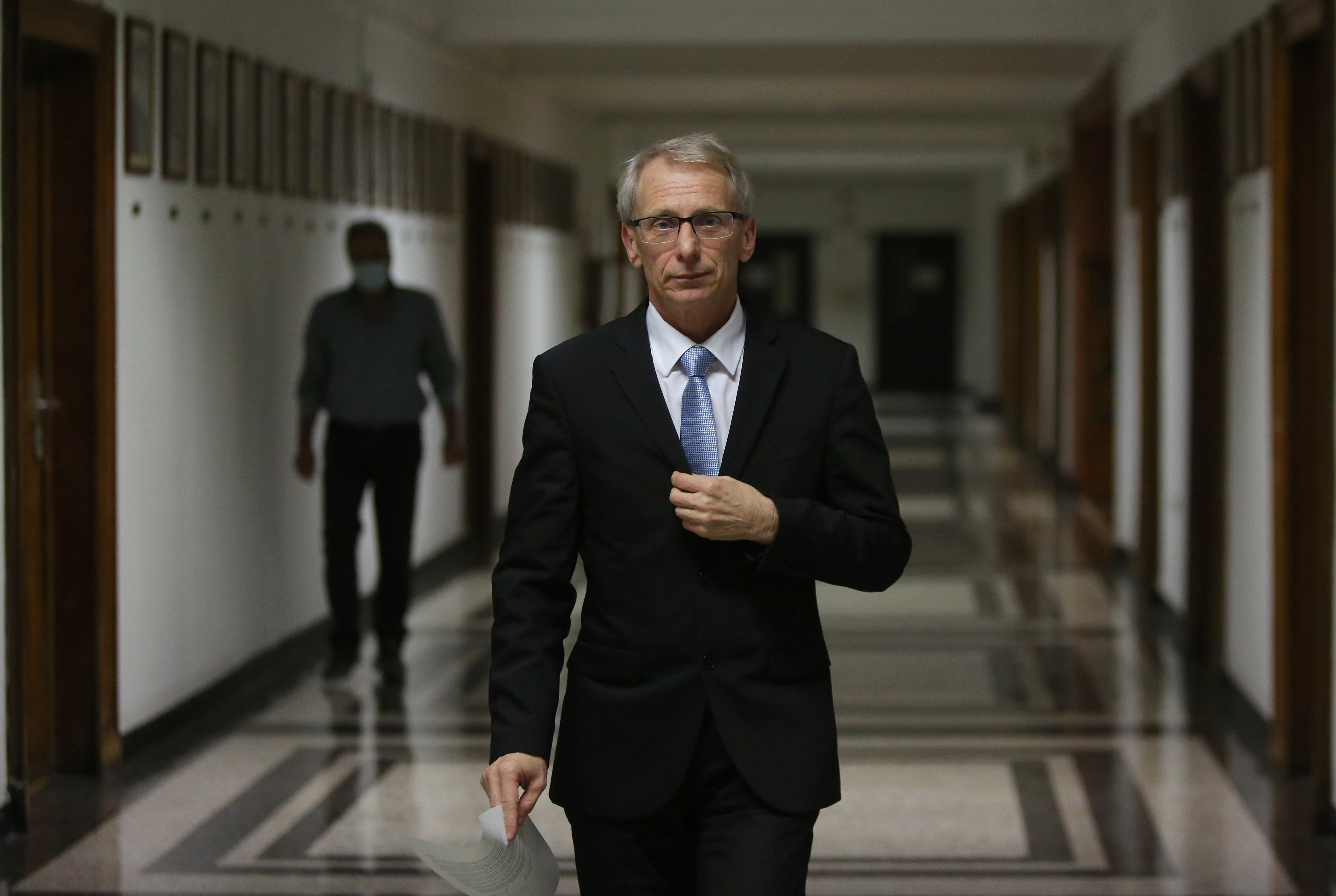 Децата да завършат учебния срок присъствено в училище такава