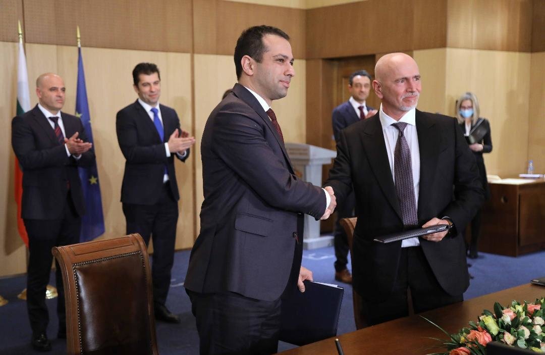 И новият министър на транспорта Николай Събев продължи традицията да