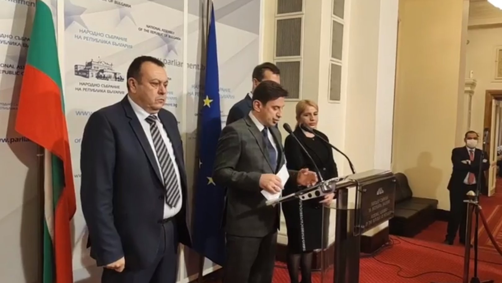 ДПС поиска регионалният министър Гроздан Караджов да освободи всички лица
