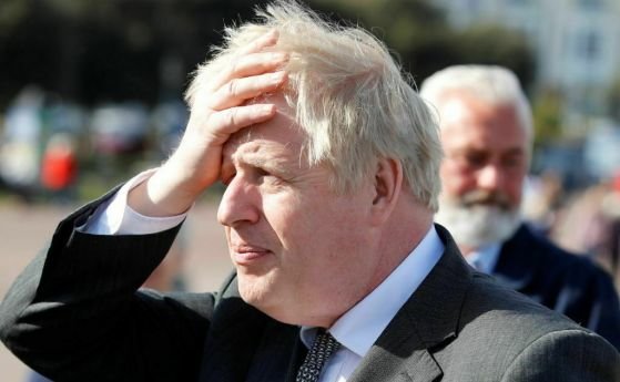Британският премиер Борис Джонсън отново се извини и обеща да