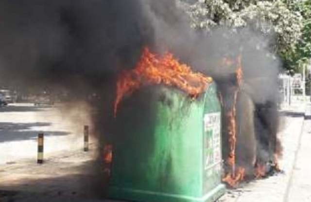 Варненската полиция задържа серийна подпалвачка на пластмасови и метални контейнери