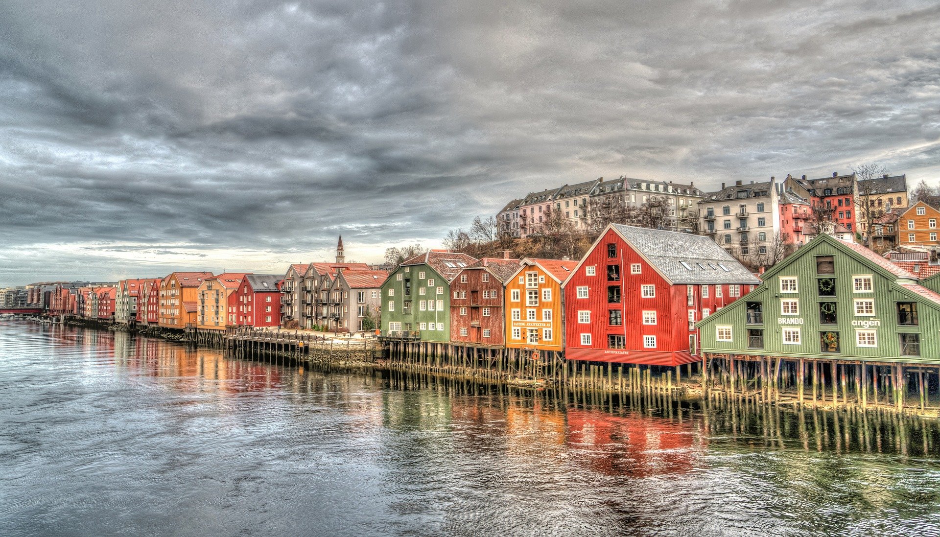 Норвегия премахва почти всички оставащи мерки за ограничаване на разпространението