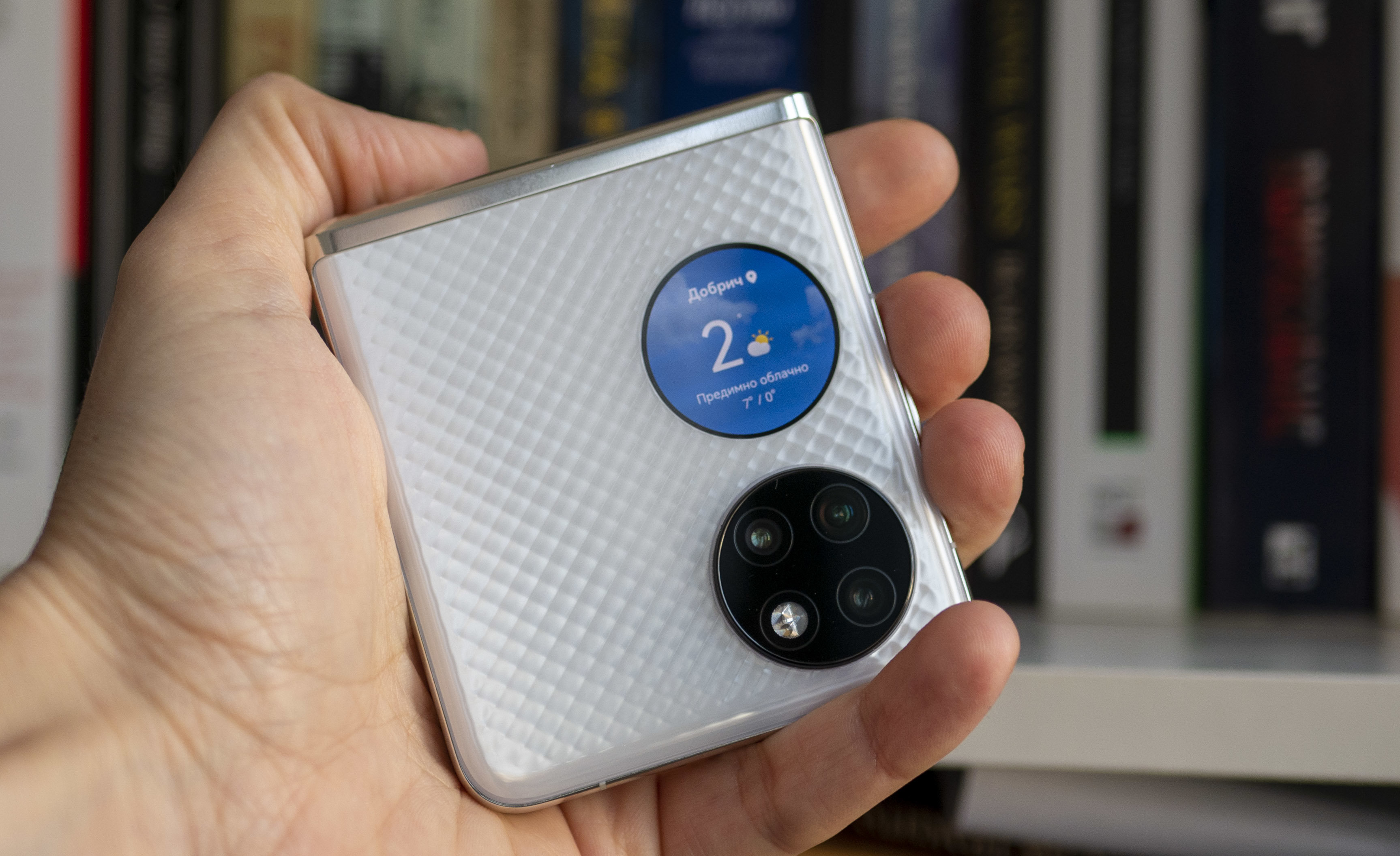 Huawei има нов сгъваем смартфон и това е P50 Pocket