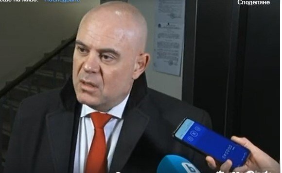 Поредната смешна политическа атака нарече главният прокурор Иван Гешев орязването