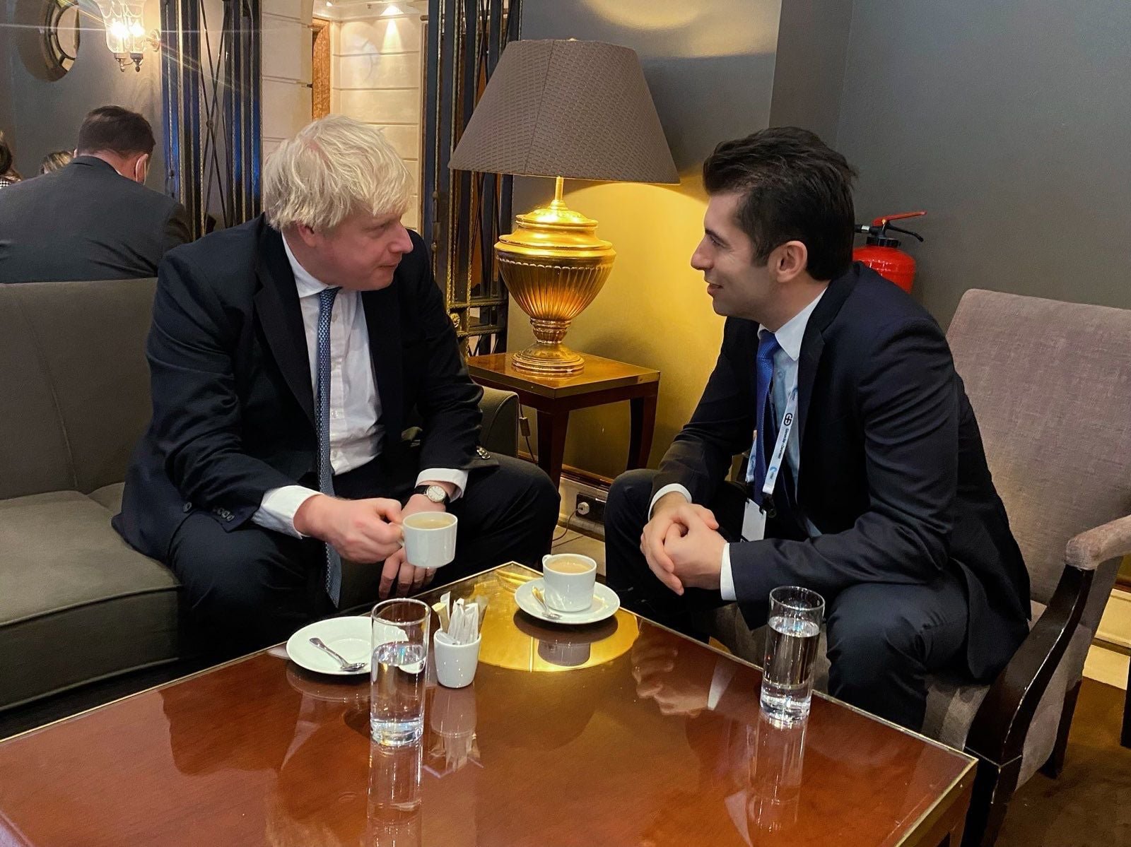 Министър-председателят Кирил Петков разговаря с премиера на Обединеното кралство Борис