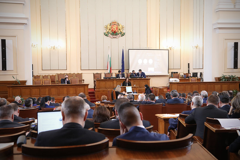 България да не ремонтира изтребителите си МиГ 29 в Русия предложи Даниел Митов от