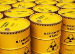 Руските войски са ударили депо за радиоактивни отпадъци, снаряди подпалиха нефтобаза край Киев
