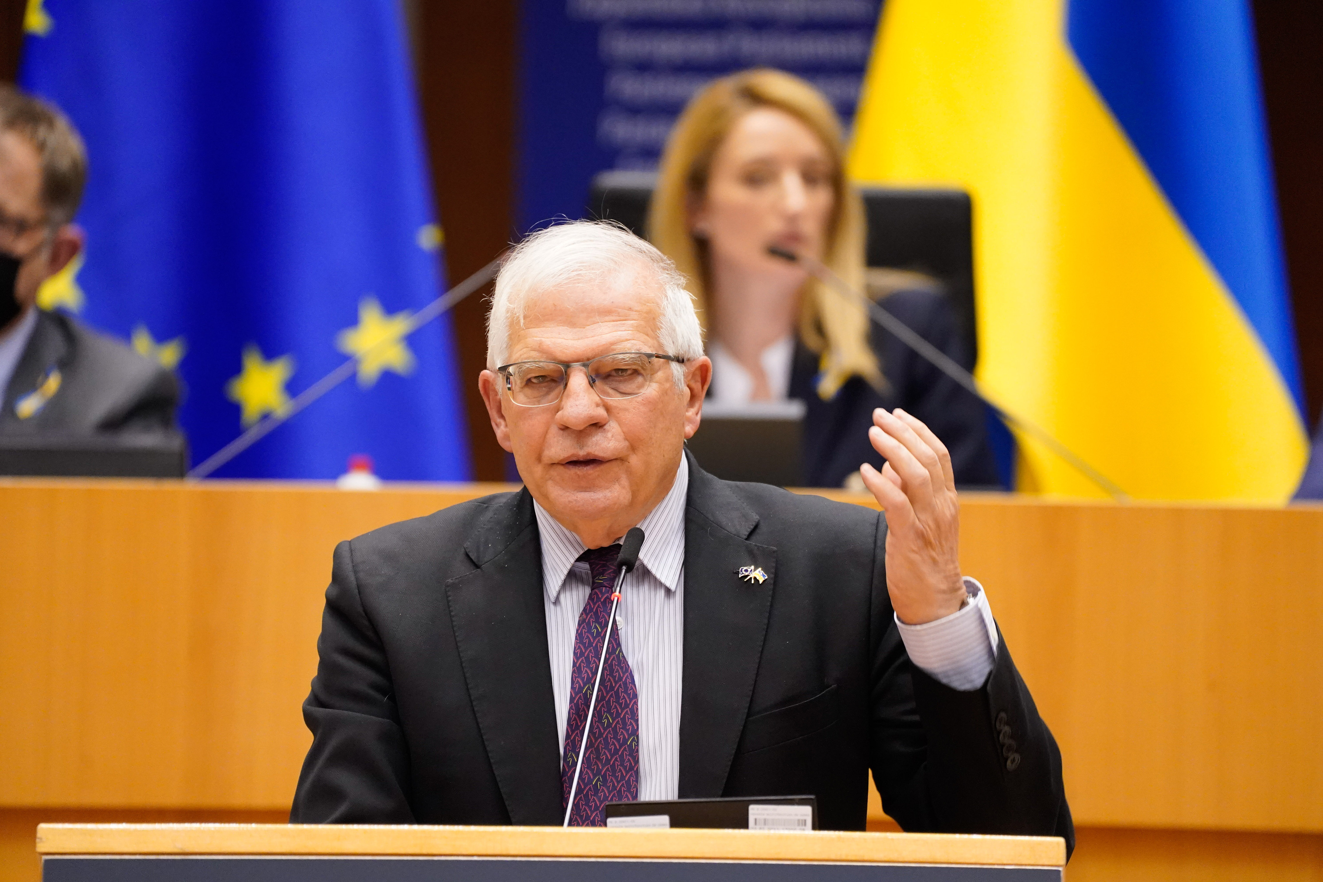 Европейският съюз заяви че ще разгледа сериозно молбата на Украйна