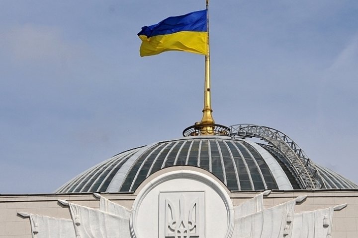 Върховната Рада на Украйна разреши предоставянето на огнестрелни оръжия на цивилни