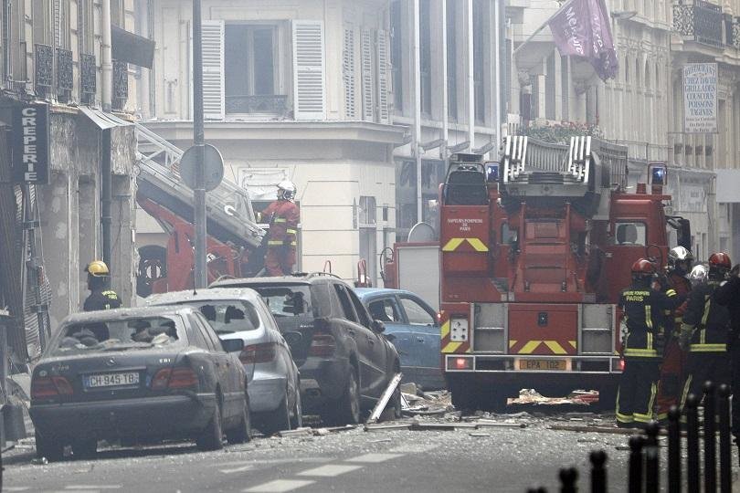 19 души са ранени трима от тях тежко при експлозия