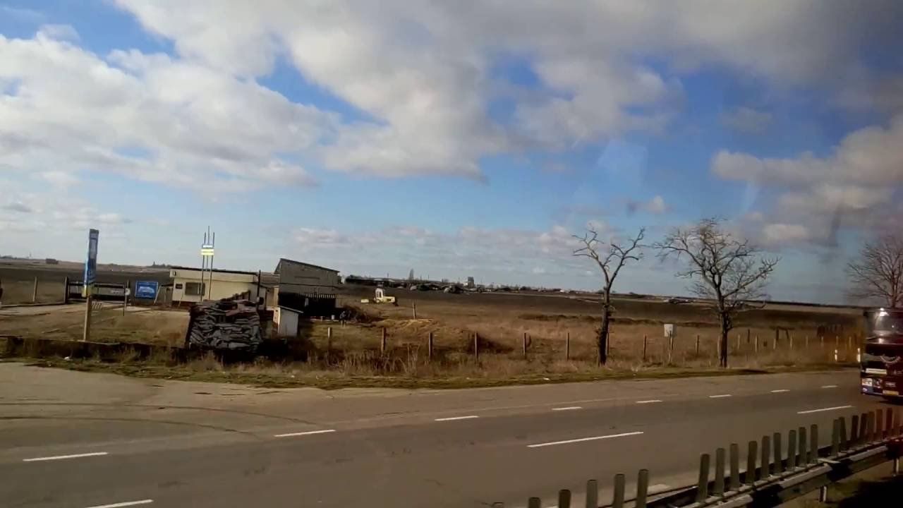 Украйна е нанесла масиран обстрел над летището край Херсон което