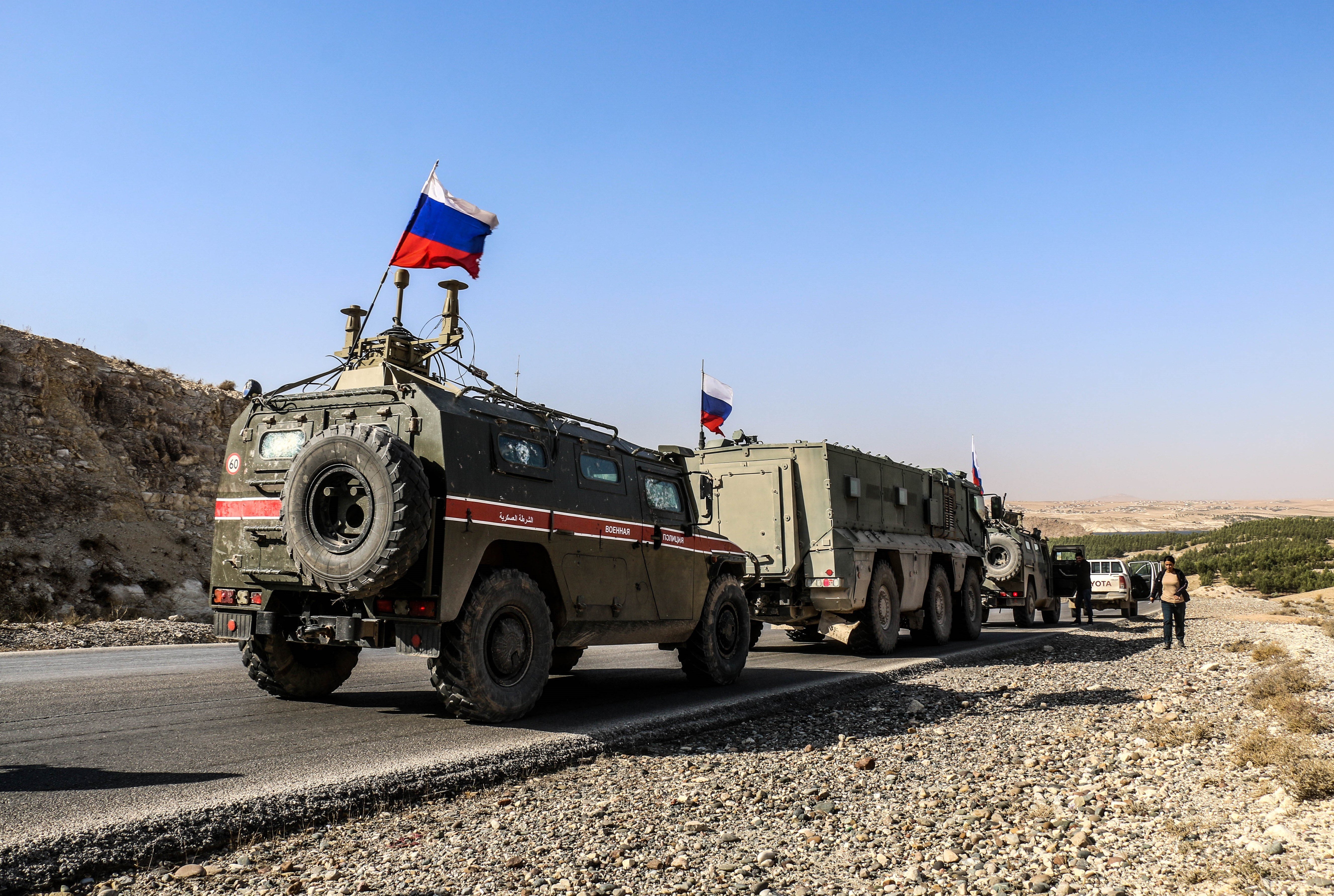 Русия се опитва да вербува войници от Сирия които да