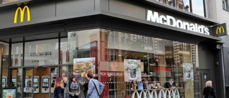 Макдоналдс затваря временно всичките си 850 заведения в Русия в