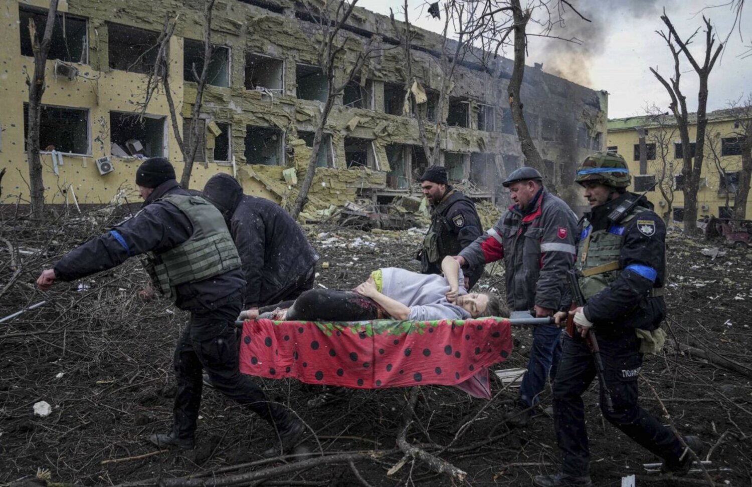 Родилна и детска болница в обсадения украинския пристанищен град Мариупол