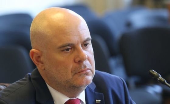 Висшият съдебен съвет ще гледа днес искането на правосъдния министър