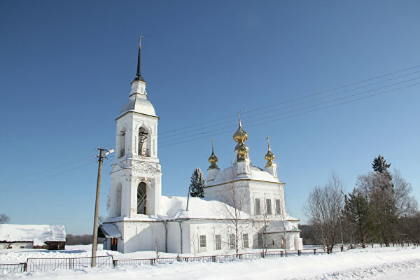 Свещеникът от църквата в село Карабаново, в руската Костромска област,
