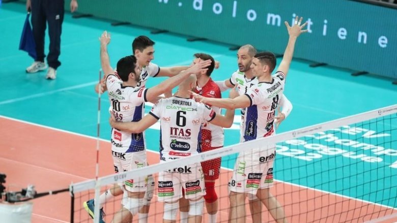 Българската волейболна суперзвезда Матей Казийски и тимът на Итас Трентино