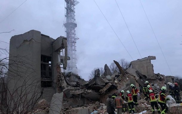 Най-малко 9 души са убити при ракетен удар по телевизионна кула в