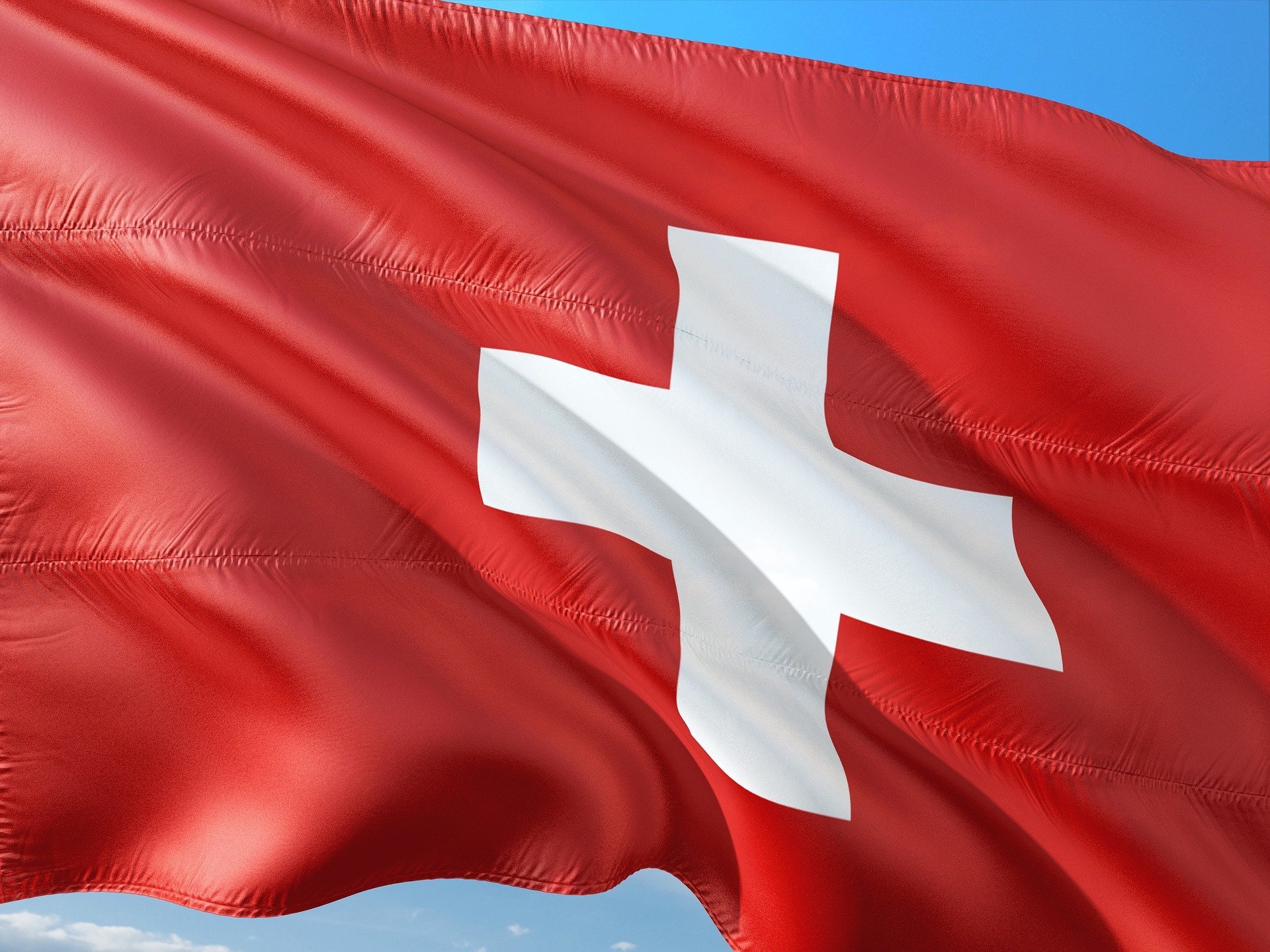 Швейцария налага нови санкции на над 200 руски физически и юридически