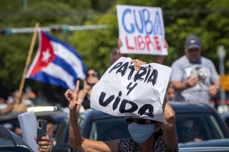 Група от 128 кубинци, участвали в демонстрациите от 11 и