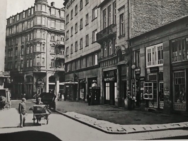 В къщи много често канехме единствения жив чичо на баба