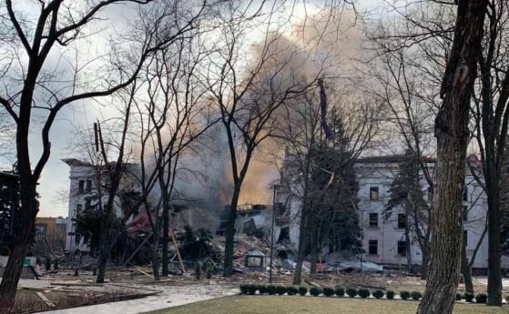 300 души са загинали при руския удар по в Мариупол