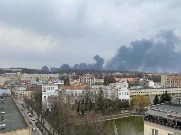 Три мощни експлозии са избухнали в западния украински град Лвов