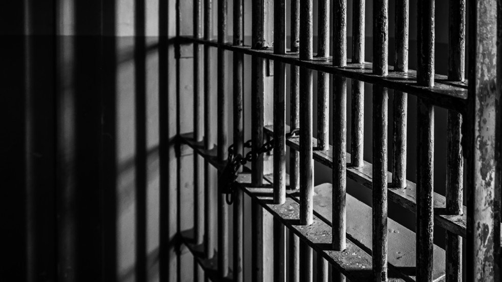 42 годишен рецидивист получи 4 г затвор за измама съобщиха